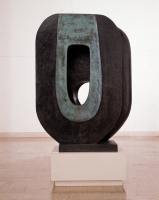 Barbara%20Hepworth%2C%20%3Cb%3E%3Ci%3E%20Dual%20Form%3C%2Fi%3E%3C%2Fb%3E%2C%201965%2C%20bronze%2C%20Museum%20Purchase%3A%20Building%20Fund%20and%20Dayton%20Corporation%20Foundation%2C%20%26%23169%3B%20artist%20or%20other%20rights%20holder%2C%2070.21